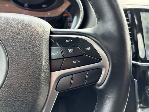 Used 2020 Jeep Grand Cherokee Altitude AWD/4WD image 25