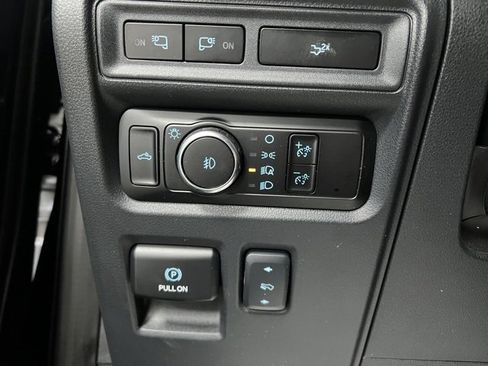 Used 2023 Ford F150 Lariat w/ Equipment Group 502A High image 32