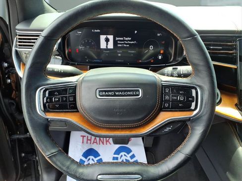 Used 2023 Jeep Grand Wagoneer Series III AWD/4WD image 8