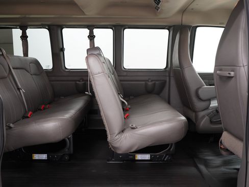 Used 2019 Chevrolet Express 2500 LS w/ Driver Convenience Package RWD image 13