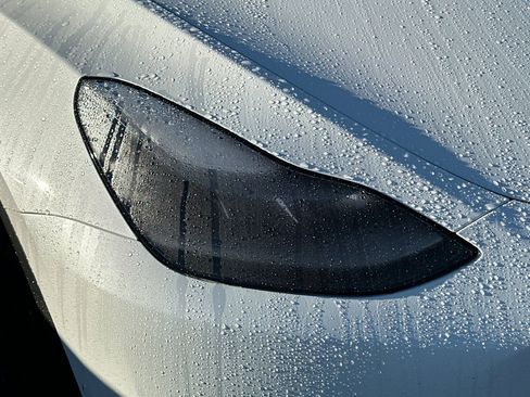 Used 2021 Tesla Model Y Performance image 13