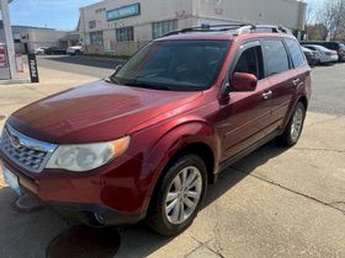 Used 2013 Subaru Forester 2.5X Premium AWD/4WD image 1