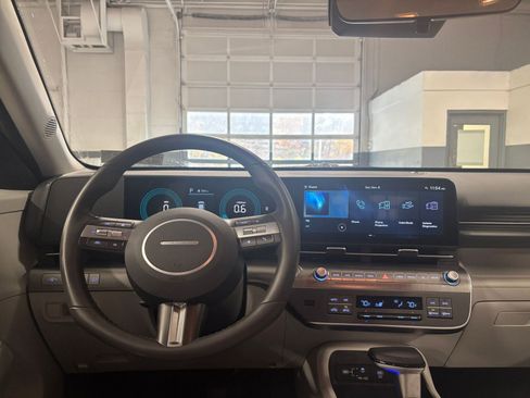 Used 2025 Hyundai Kona SEL image 34