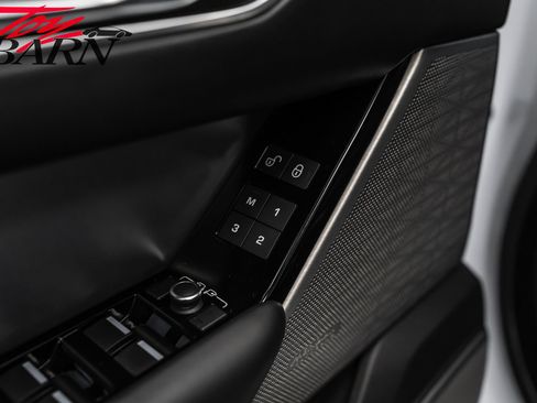 Used 2018 Land Rover Range Rover Velar R-Dynamic HSE image 23