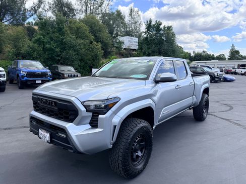 Used 2026 Toyota Tacoma SR5 AWD/4WD image 2