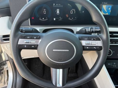 Used 2025 Hyundai Tucson SEL FWD image 14