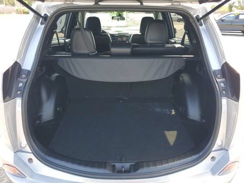 Used 2017 Toyota RAV4 SE FWD image 30