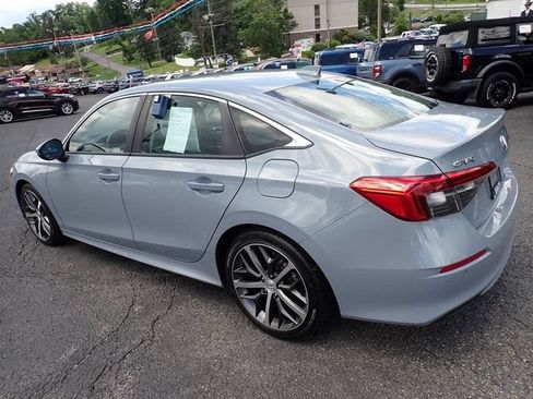 Used 2023 Honda Civic Touring image 4