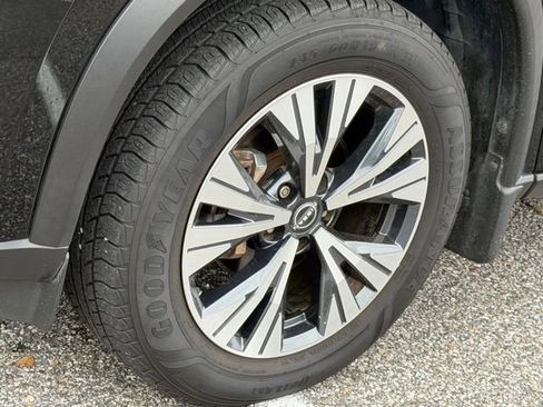 Used 2022 Nissan Rogue SV FWD image 9