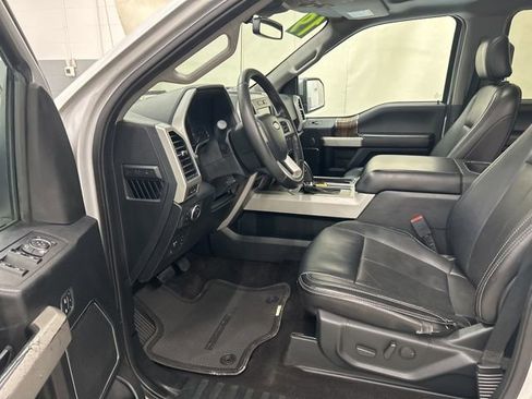 Used 2019 Ford F150 Lariat image 9