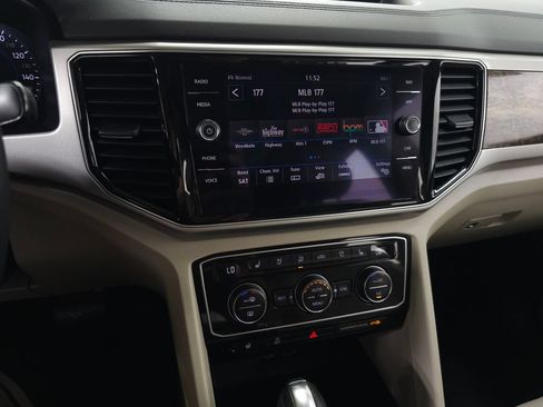 Used 2018 Volkswagen Atlas SEL Premium AWD/4WD image 25