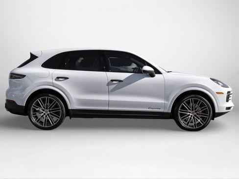 Used 2022 Porsche Cayenne AWD/4WD image 5