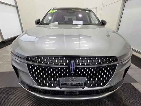 Used 2025 Lincoln Nautilus Reserve AWD/4WD image 7