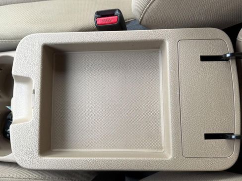 Used 2011 Hyundai Santa Fe GLS image 16