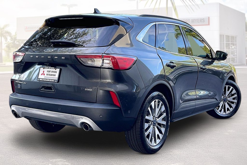 Used 2020 Ford Escape Titanium FWD image 33
