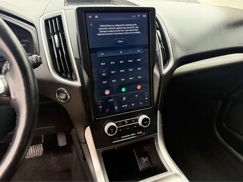 Used 2023 Ford Edge SEL image 13