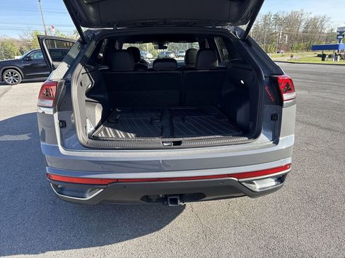 Used 2025 Volkswagen Atlas Cross Sport SE w/ Black Wheel Package AWD/4WD image 41