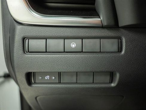 Used 2023 Nissan Rogue SV image 32