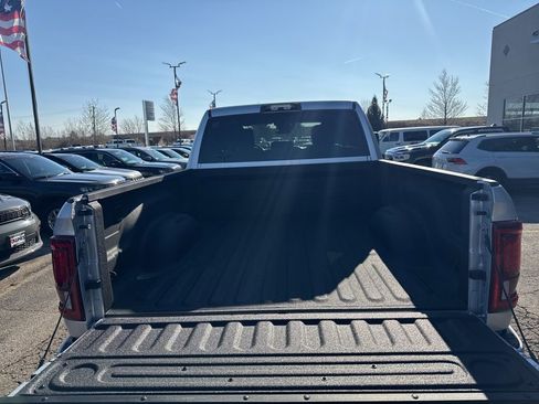 New 2026 RAM 2500 Big Horn AWD/4WD image 12