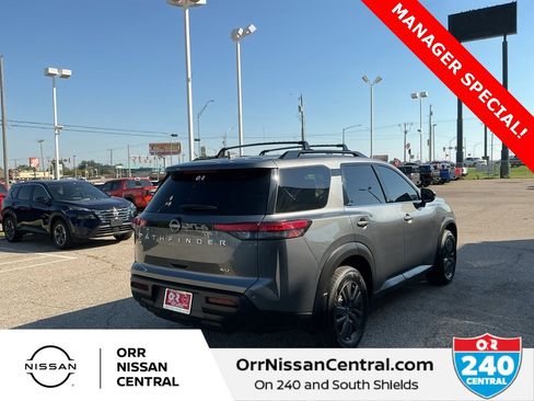 Used 2022 Nissan Pathfinder SV image 5