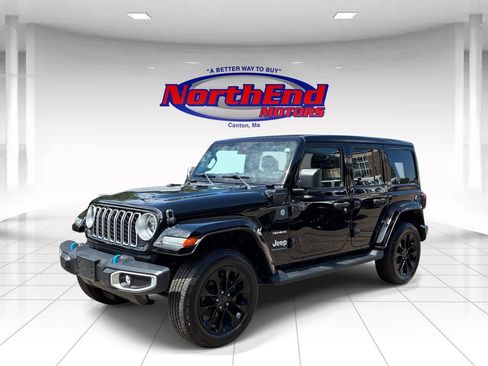 Used 2024 Jeep Wrangler Unlimited Sahara w/ Technology Group AWD/4WD image 3