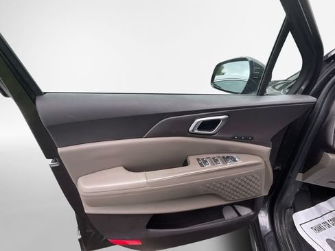 Certified 2025 Kia Carnival EX FWD image 14