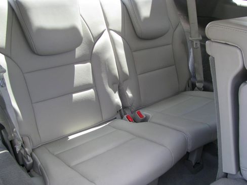 Used 2011 Acura MDX w/ Technology Package AWD/4WD image 18