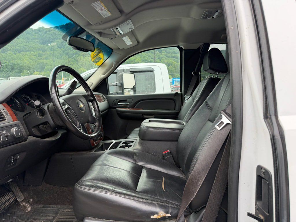 Used 2009 Chevrolet Silverado 2500 LTZ AWD/4WD image 5
