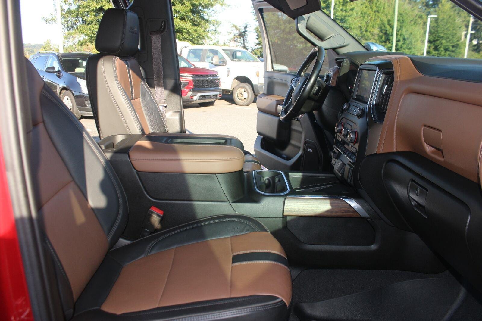 Used 2022 Chevrolet Silverado 2500 High Country w/ Z71 Off-Road Package AWD/4WD image 38