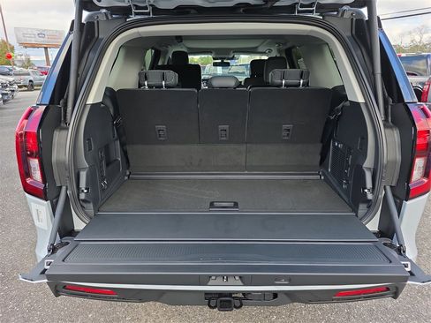 New 2025 Ford Expedition Active image 35