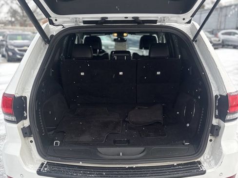 Used 2017 Jeep Grand Cherokee Altitude image 19