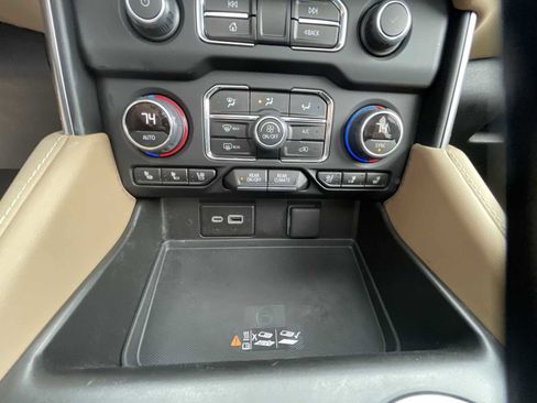 Used 2024 Chevrolet Suburban Premier w/ Premium Package 2 image 35