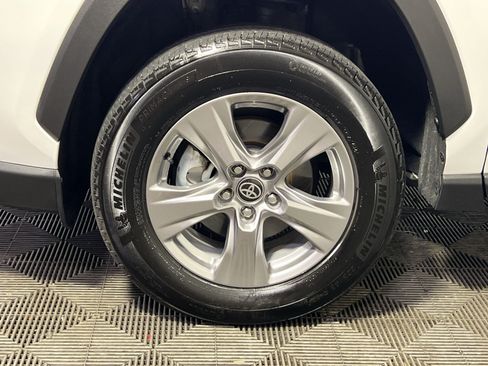 Used 2025 Toyota RAV4 XLE AWD/4WD image 13