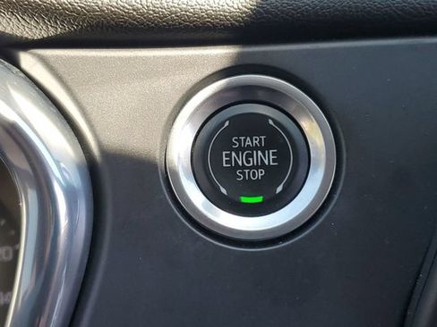 Used 2020 Chevrolet Blazer LT AWD/4WD image 16