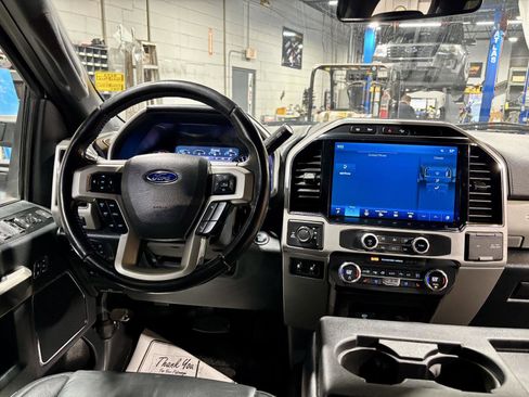 Used 2022 Ford F250 Lariat w/ Lariat Ultimate Package image 3