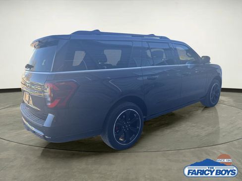 Used 2022 Ford Expedition Max Limited image 5