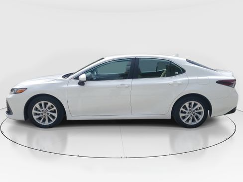 Used 2023 Toyota Camry LE FWD image 6