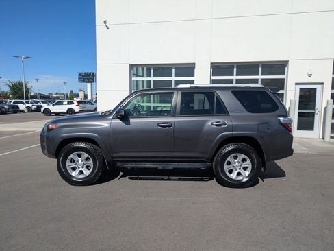 Used 2018 Toyota 4Runner SR5 Premium AWD/4WD image 9