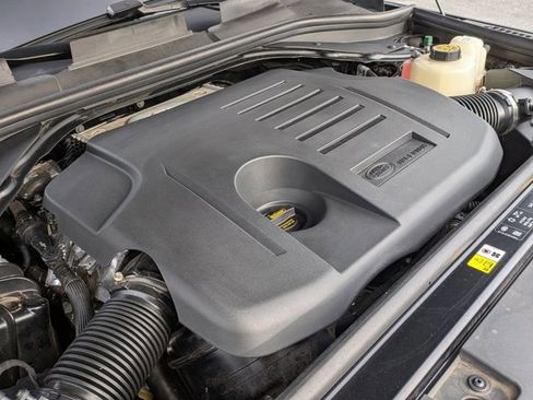 Certified 2025 Land Rover Range Rover Sport SE image 24