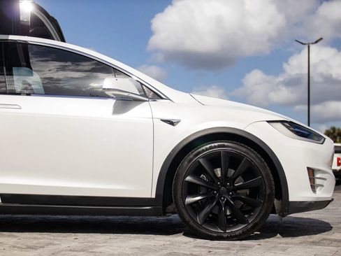 Used 2018 Tesla Model X 75D AWD/4WD image 20