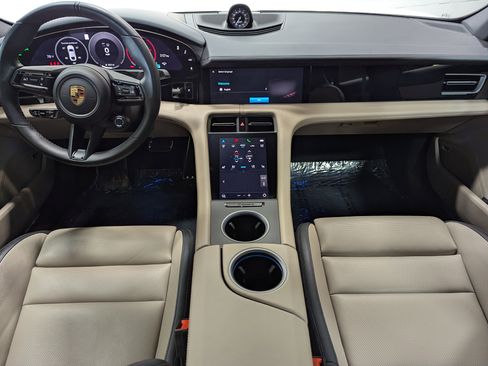 Used 2025 Porsche Taycan image 20