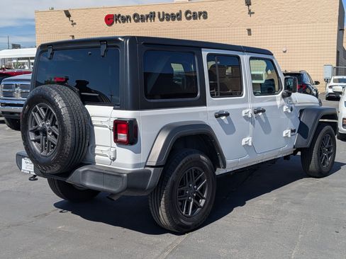 Used 2024 Jeep Wrangler Unlimited Sport AWD/4WD image 3