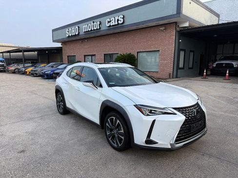 Used 2021 Lexus UX 200 w/ Premium Package FWD image 2