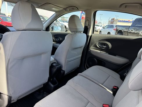 Used 2019 Honda HR-V LX image 30