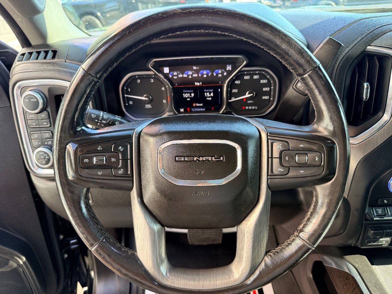 Used 2021 GMC Sierra 2500 Denali w/ Denali Black Diamond Edition AWD/4WD image 23