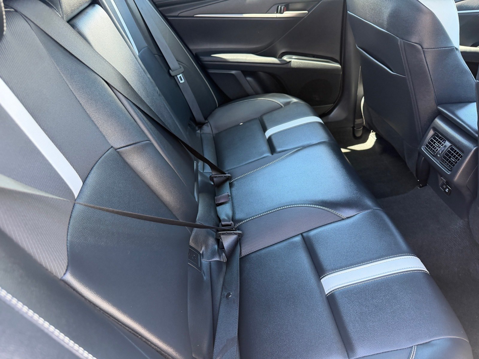Used 2025 Toyota Camry SE FWD image 14