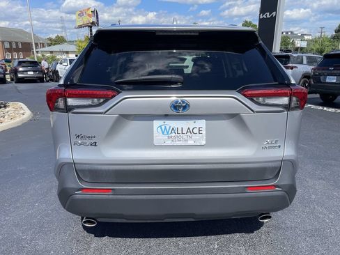 Used 2021 Toyota RAV4 XLE w/ Convenience Package AWD/4WD image 5