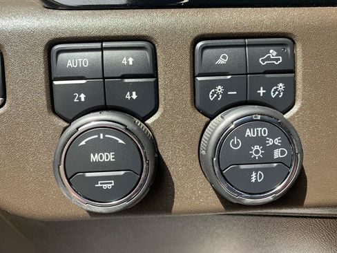 Used 2025 Chevrolet Silverado 2500 LTZ w/ LTZ Convenience Package AWD/4WD image 26
