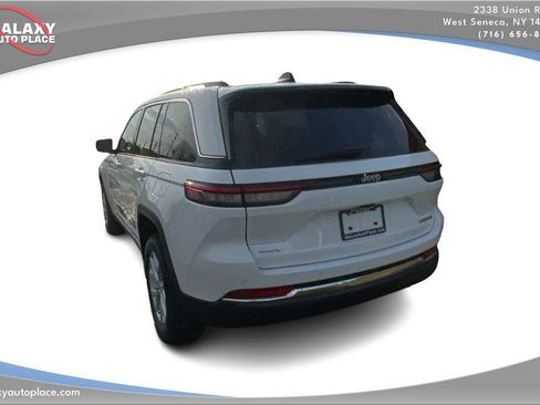 Used 2023 Jeep Grand Cherokee Limited image 7