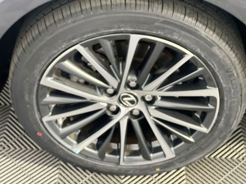 Used 2023 Lexus ES 350 w/ Premium Package image 11